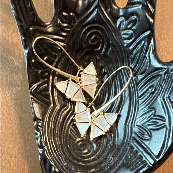 EUC Kendra Scott Gold&Ivory Mother-Of-Pearl Butterfly Earrings Price now FIRM - Picture 9 of 11